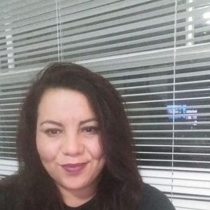 Meet your Posher, Yesenia